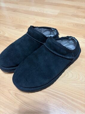 UGG Women's Size 8 Classic Slippers Black Slip-On Clog Slippers Fair Condition